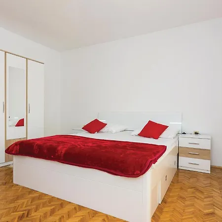 Five-bedroom In