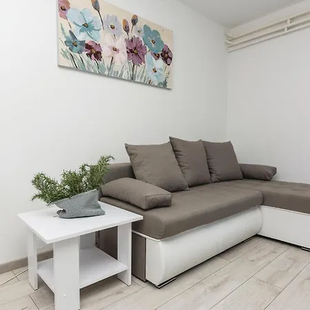 Five-bedroom In *