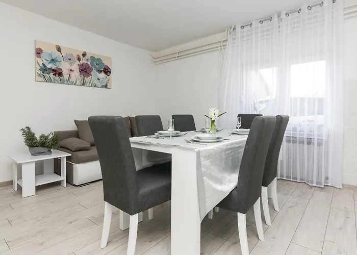 別荘 Five-bedroom In Suhovare