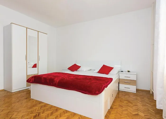 Five-bedroom In
