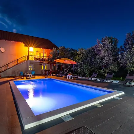 Five-bedroom In * Suhovare