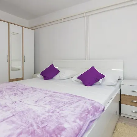 Nyaraló Five-bedroom In Suhovare