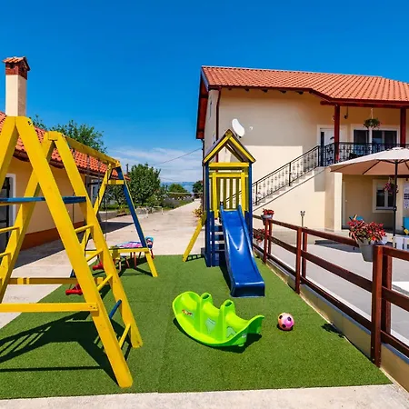 بيت للعطل Five-bedroom In