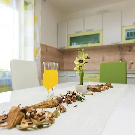 Five-bedroom In بيت للعطل *