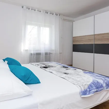 Five-bedroom In Suhovare