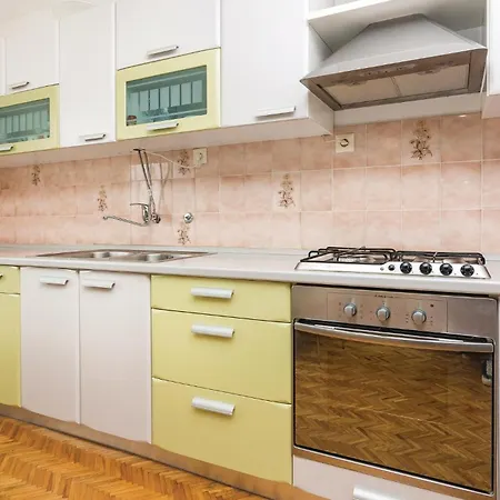 بيت للعطل Five-bedroom In *