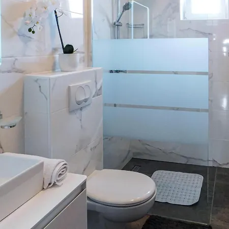 Five-bedroom In Suhovare