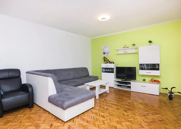 Σπίτι διακοπών Five-bedroom In *