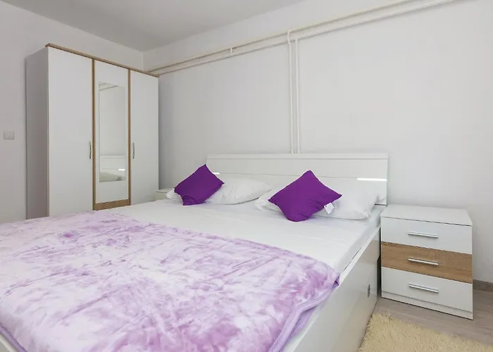 Σπίτι διακοπών Five-bedroom In Suhovare