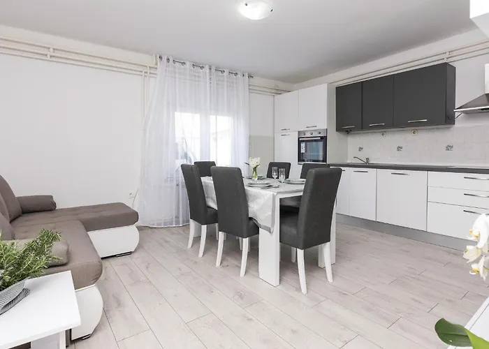 Five-bedroom In