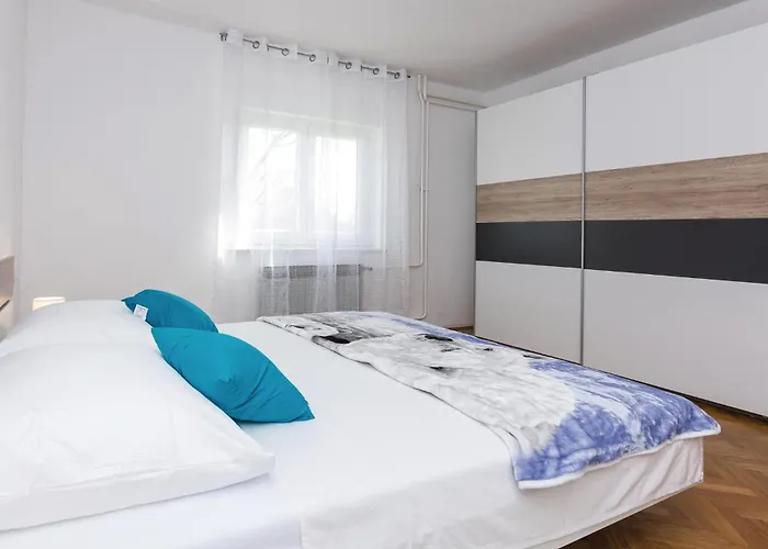 Five-bedroom In Suhovare